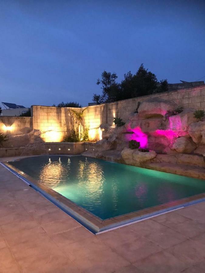 High Ridge Mansion Villa